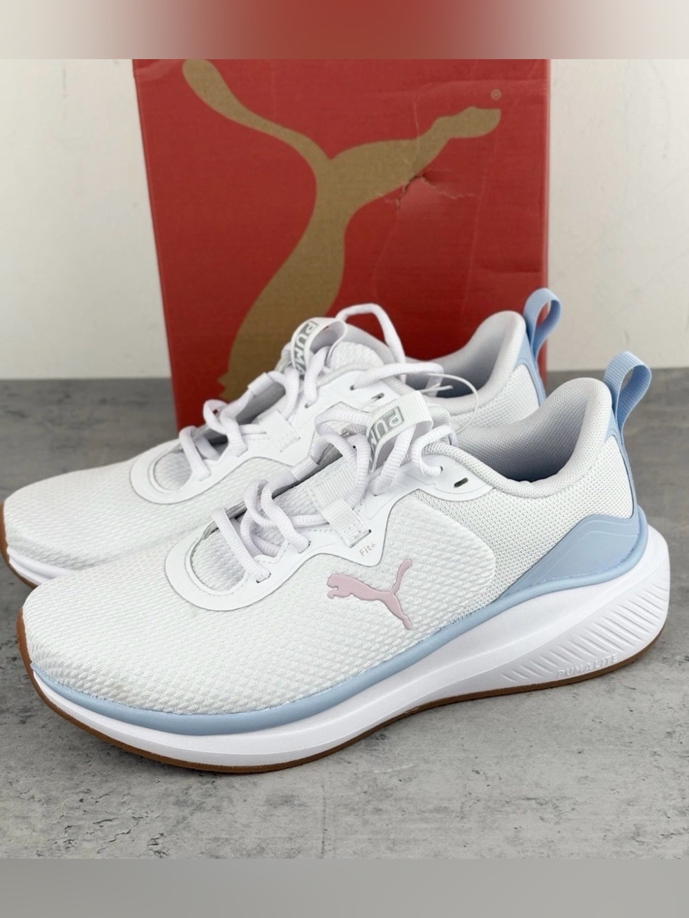 Puma Skyrocket Women’s Sneaker Sz 7.5 White blue athletic Sneakers New